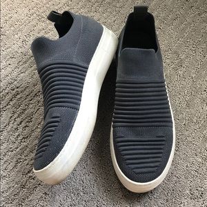 ✨Madden Girl Sneakers✨